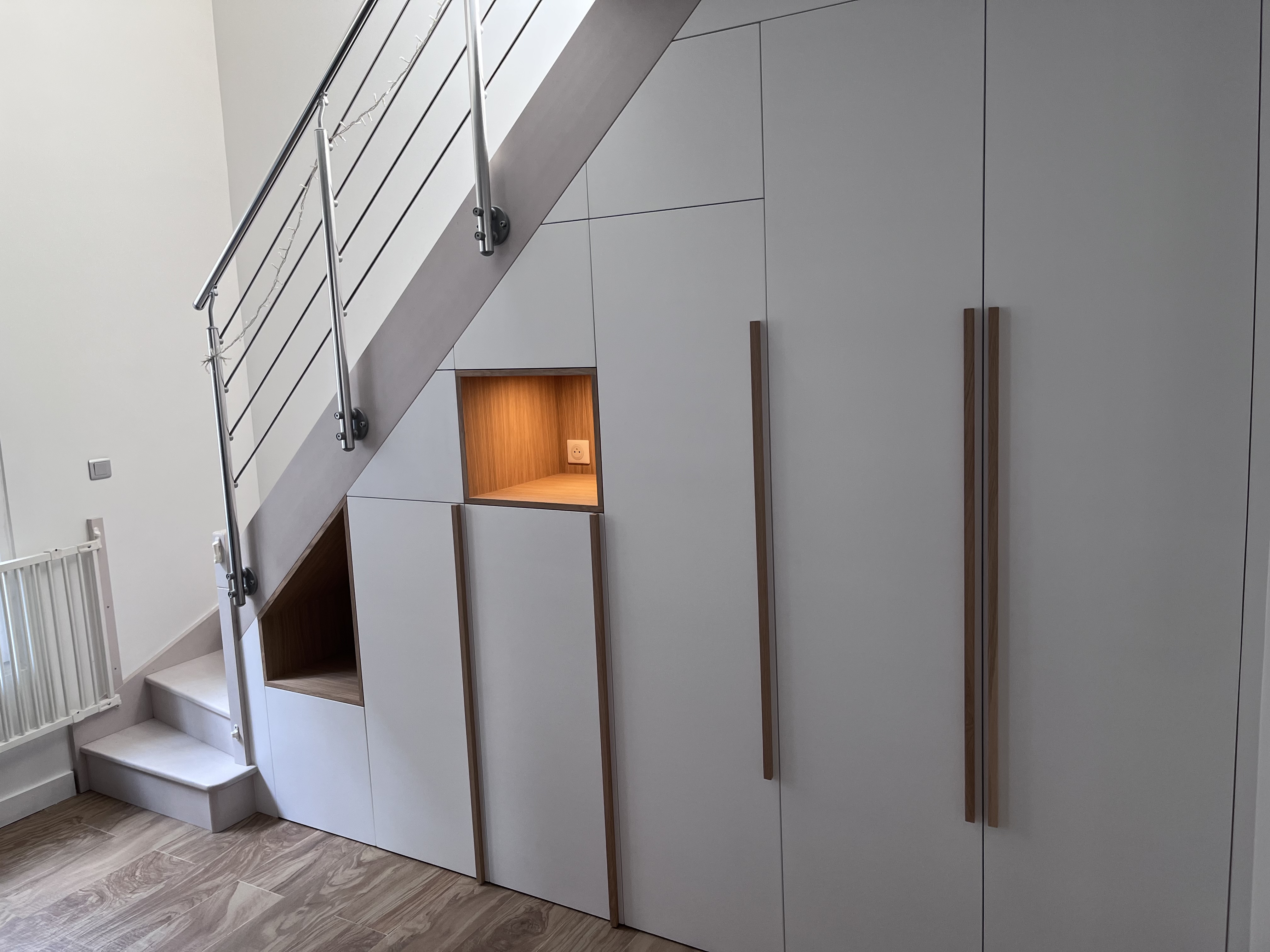 Placard sous escalier